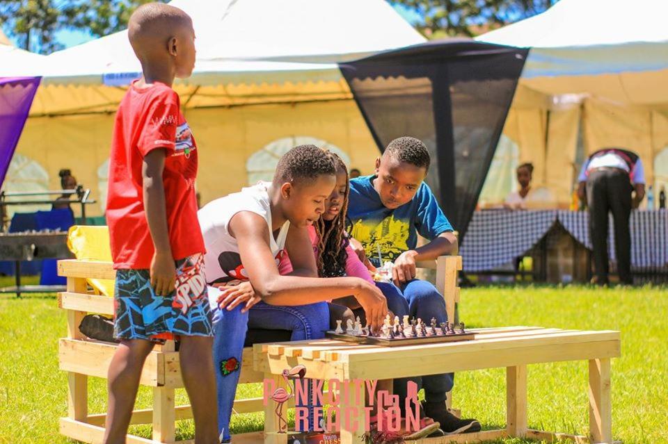 Kunste Hotel Nakuru Esterno foto